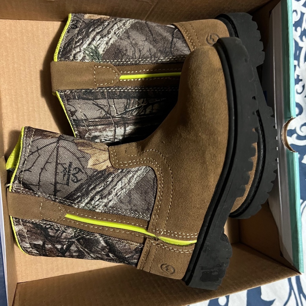 Real tree toddler boots